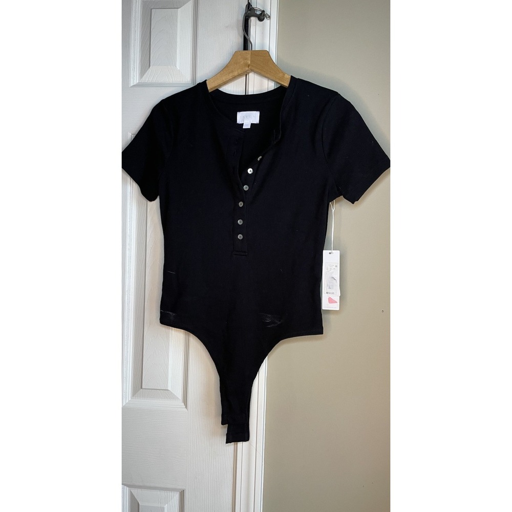 New $58 EVERY DILLARDS black bodysuit Medium Ribbed